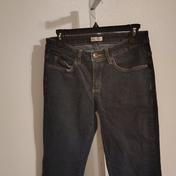 Lee Jeans Women's Size 8 Short Lower on the Waist Flap Back Pockets Stretch - Picture 7 of 11